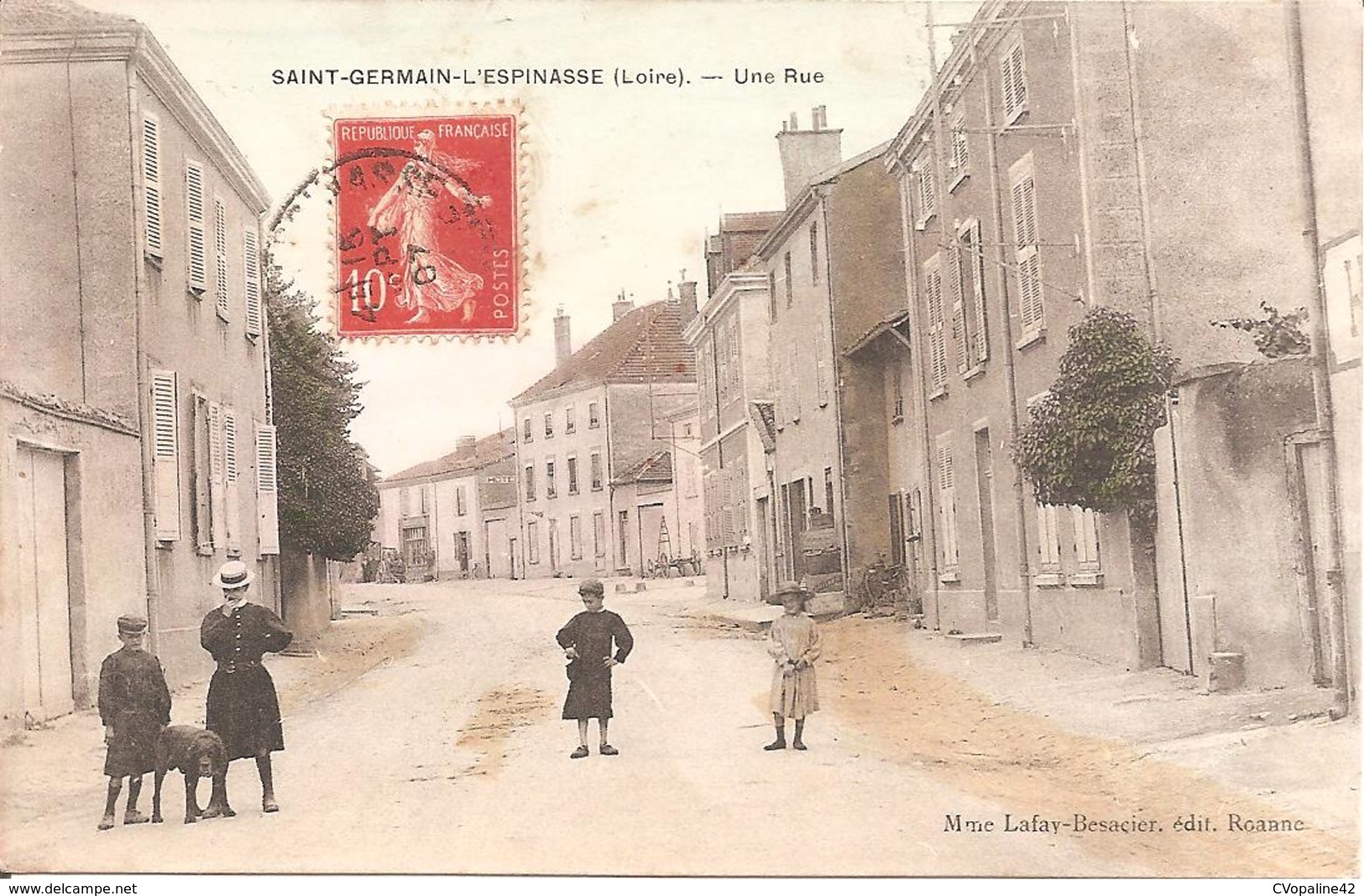 SAINT-GERMAIN-LESPINASSE (42) Une Rue En 1907 (Belle Animation) - Autres & Non Classés