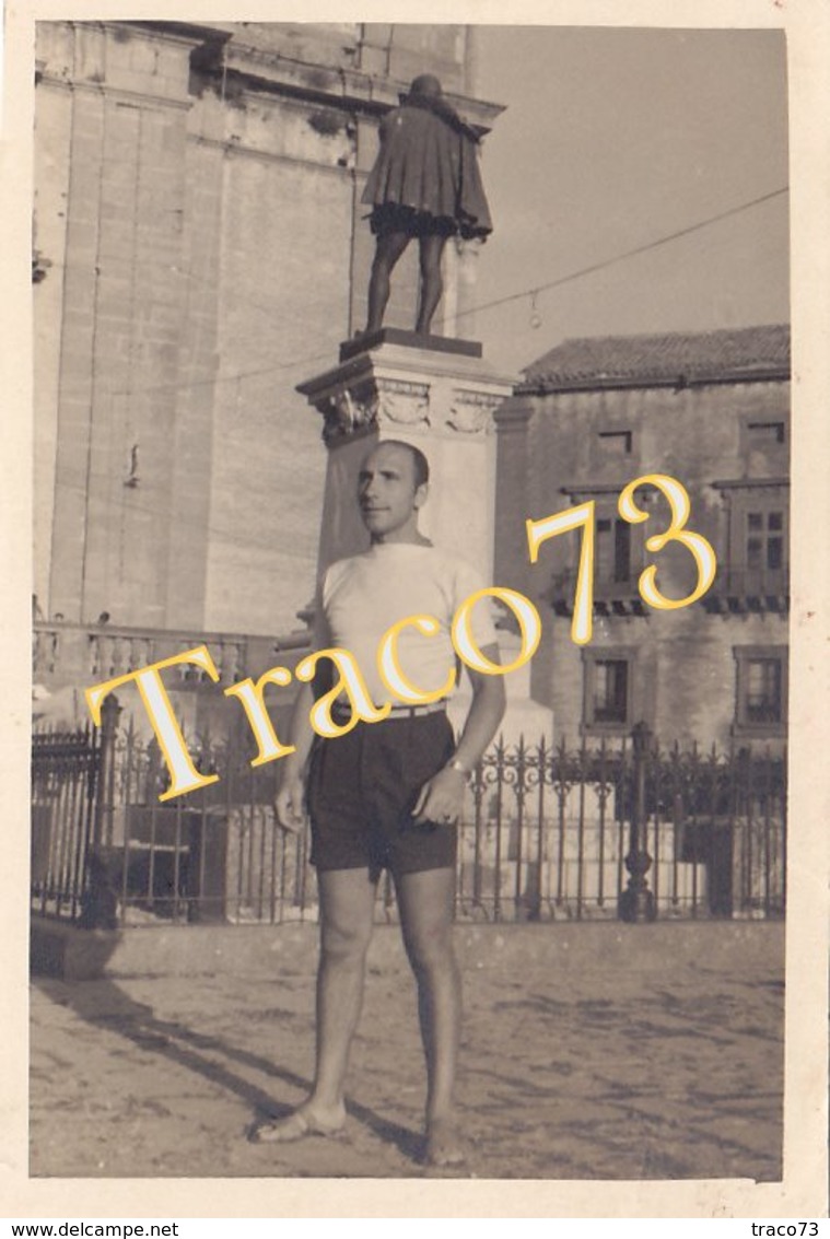 PIAZZA ARMERINA _ 1954 /  Attore In Piazza _ Foto Formato 6 X 10 Cm. - Luoghi