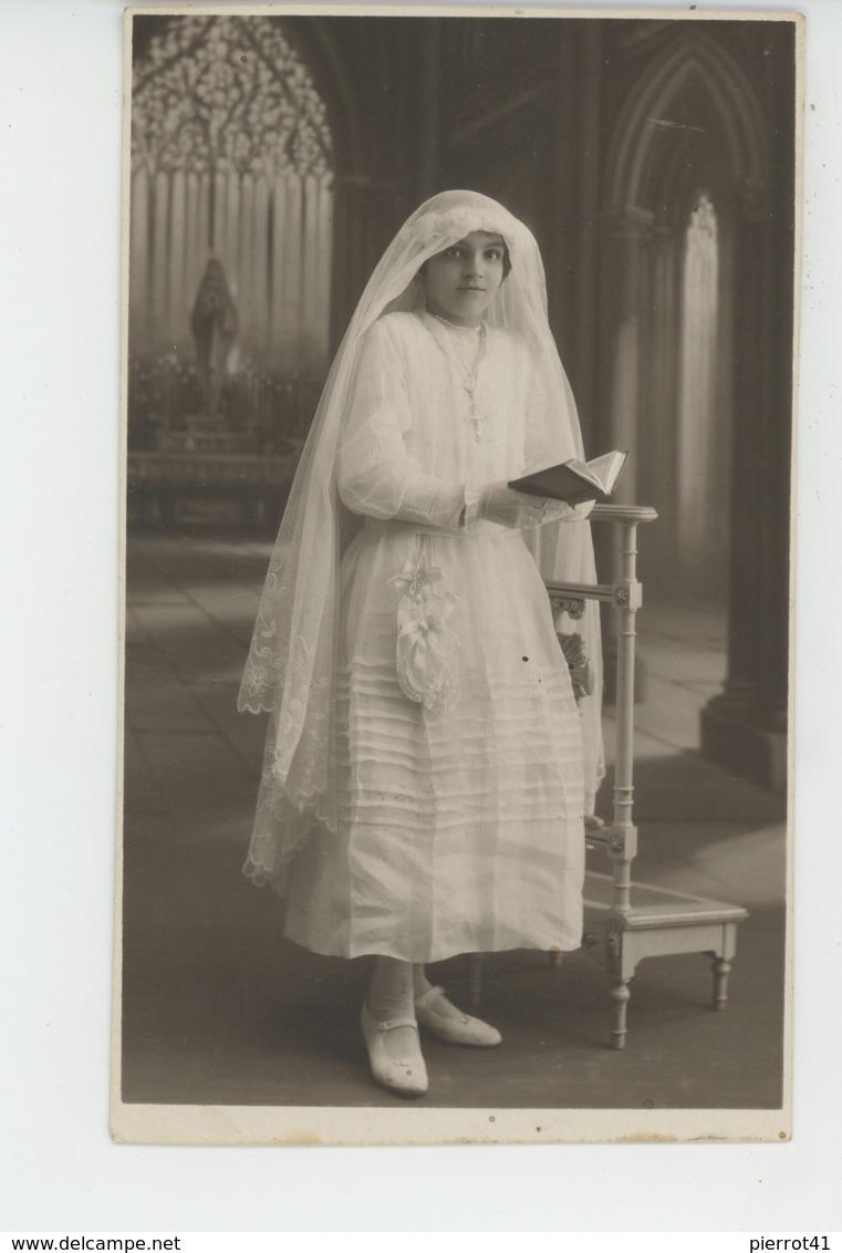 ENFANTS - COMMUNION - Carte Photo Portrait Fillette Communiante Au Début Du XXème Siècle (non Située) - Retratos