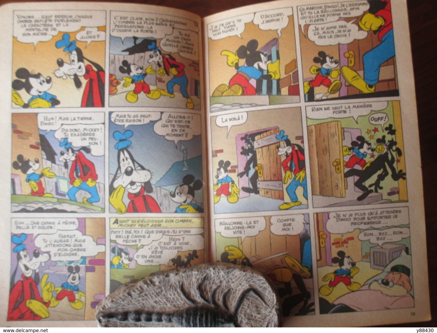 Livret - MICKEY ET LA REVOLTE DES OMBRES De WALT DISNEY - 40 Pages - 9 Photos - Autres & Non Classés