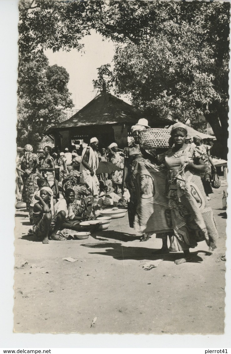 AFRIQUE  - CONGO FRANÇAIS - BANGUI - Scène Du Marché - Congo Français