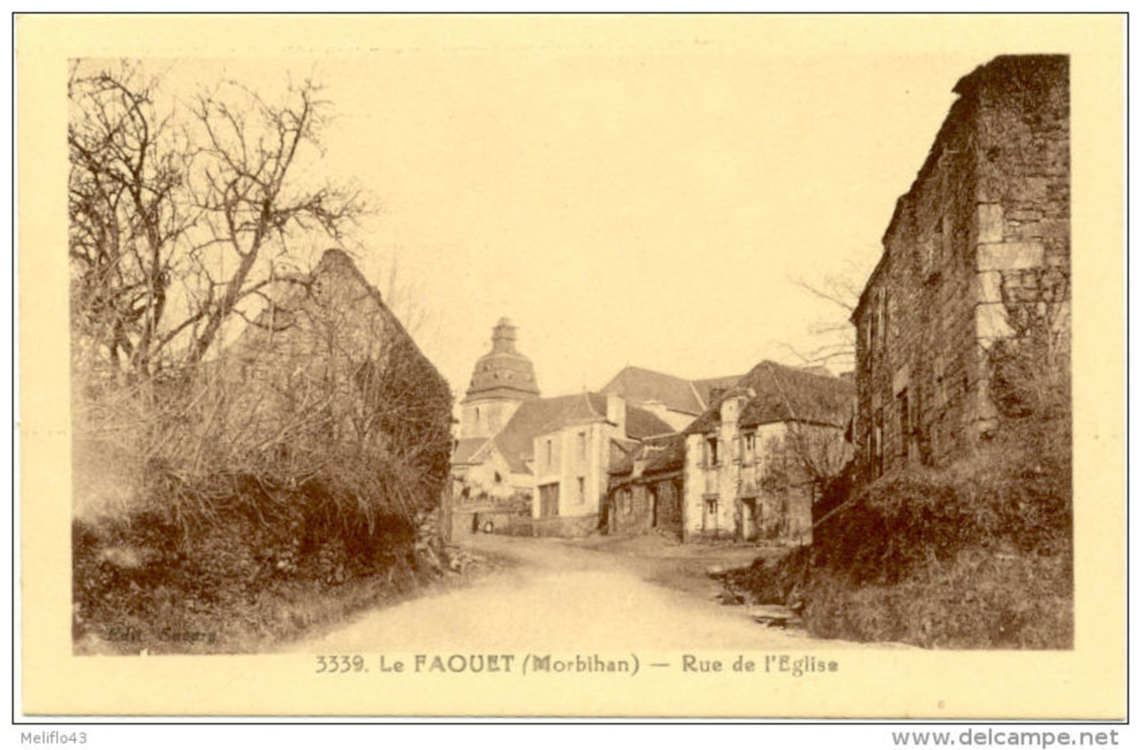 56/CPA - Le Faouet - Rue De L'Eglise - Le Faouet