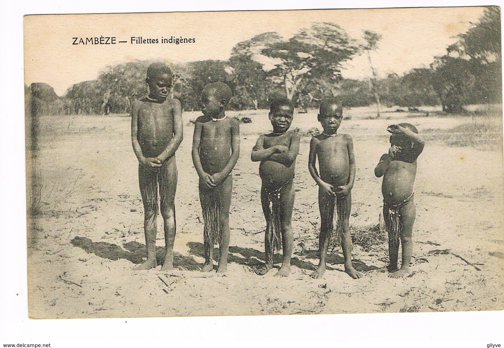 CPA. Sambèze. Fillettes Indigènes.        (F.405) - Zambia