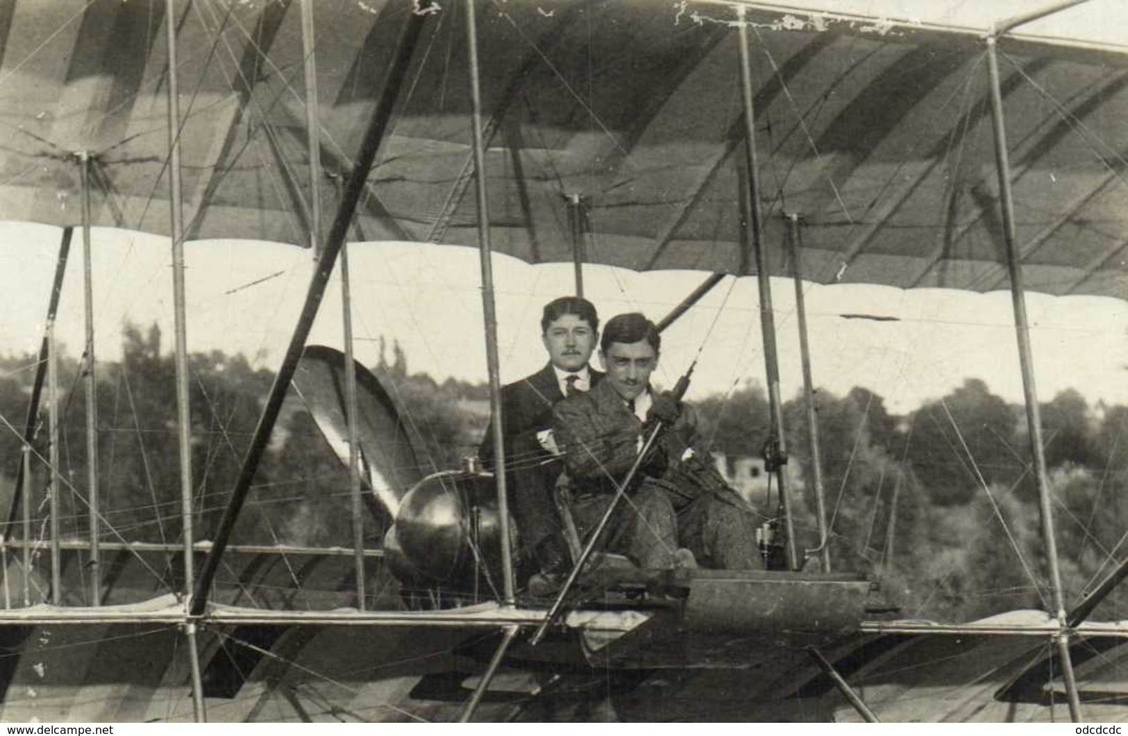 Carte Photo A Bord D'un Biplan RV Société Des Produits "AS DE TREFLE" - Autres & Non Classés