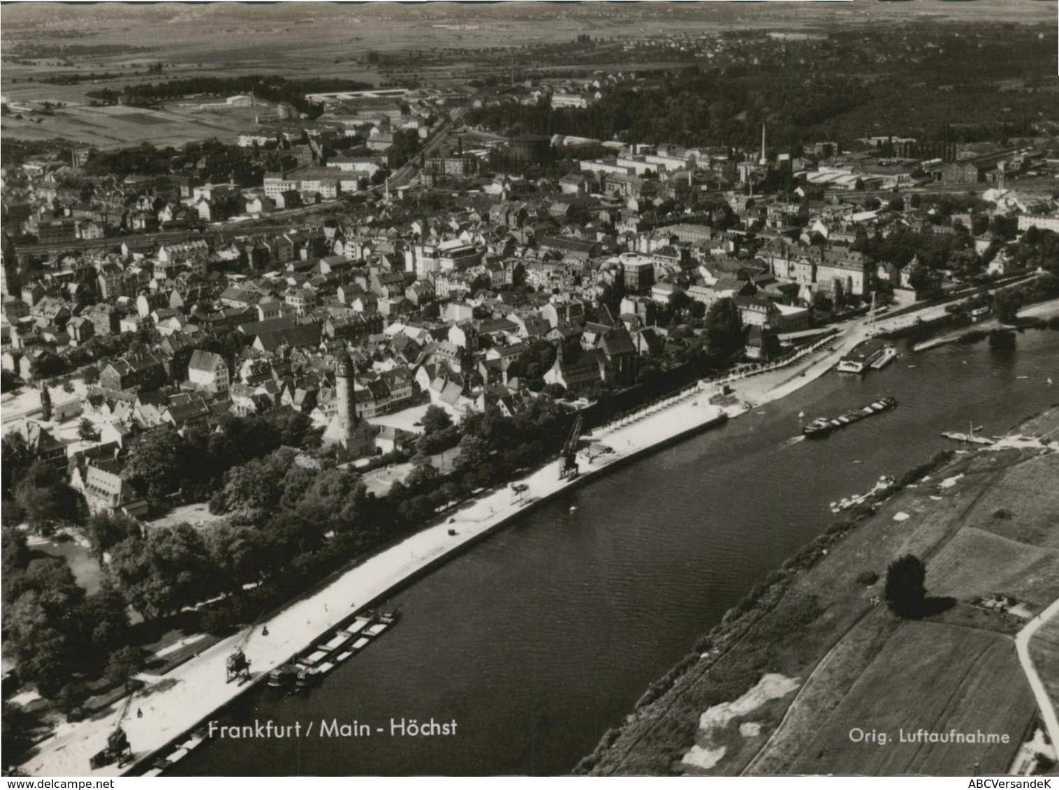 Frankfurt / Main - Höchst. Seltene AK S/w. Luftaufnahme, Fliegerbild, Rhein Mit Schiffen, Ortsansicht,  Panora - Non Classificati