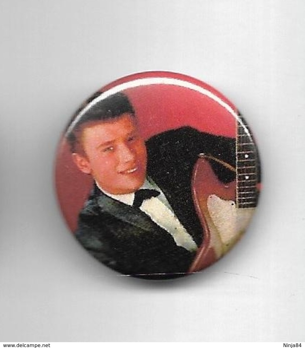 DIVERS  Johnny Hallyday  "  Badge  " - Objets Dérivés