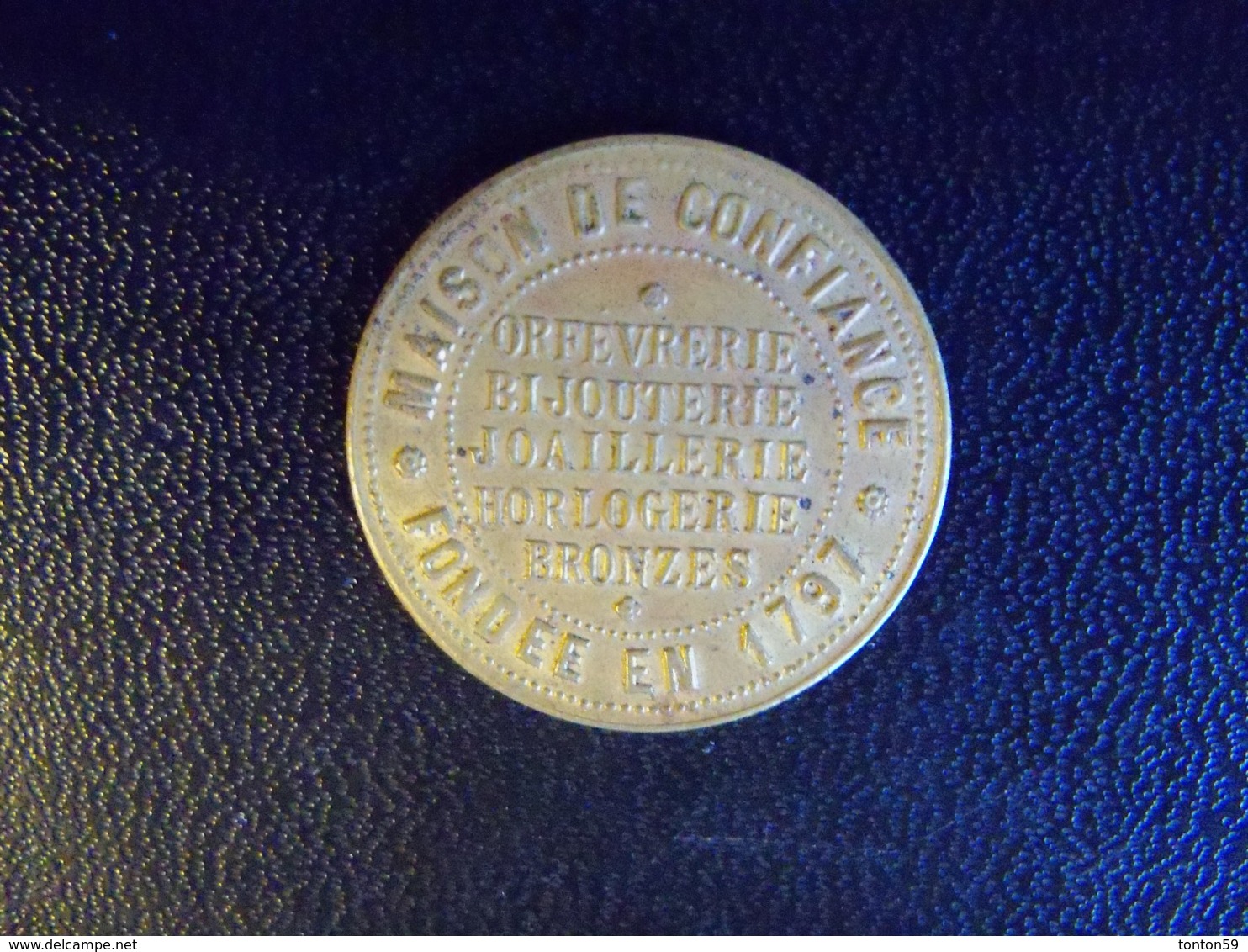 Ancienne Médaille Publicitaire "A La Gerbe D'or 86 Rue De Rivoli Paris" Orfévrerie Bijouterie Joailleries Bronzes 1797 - Professionnels / De Société