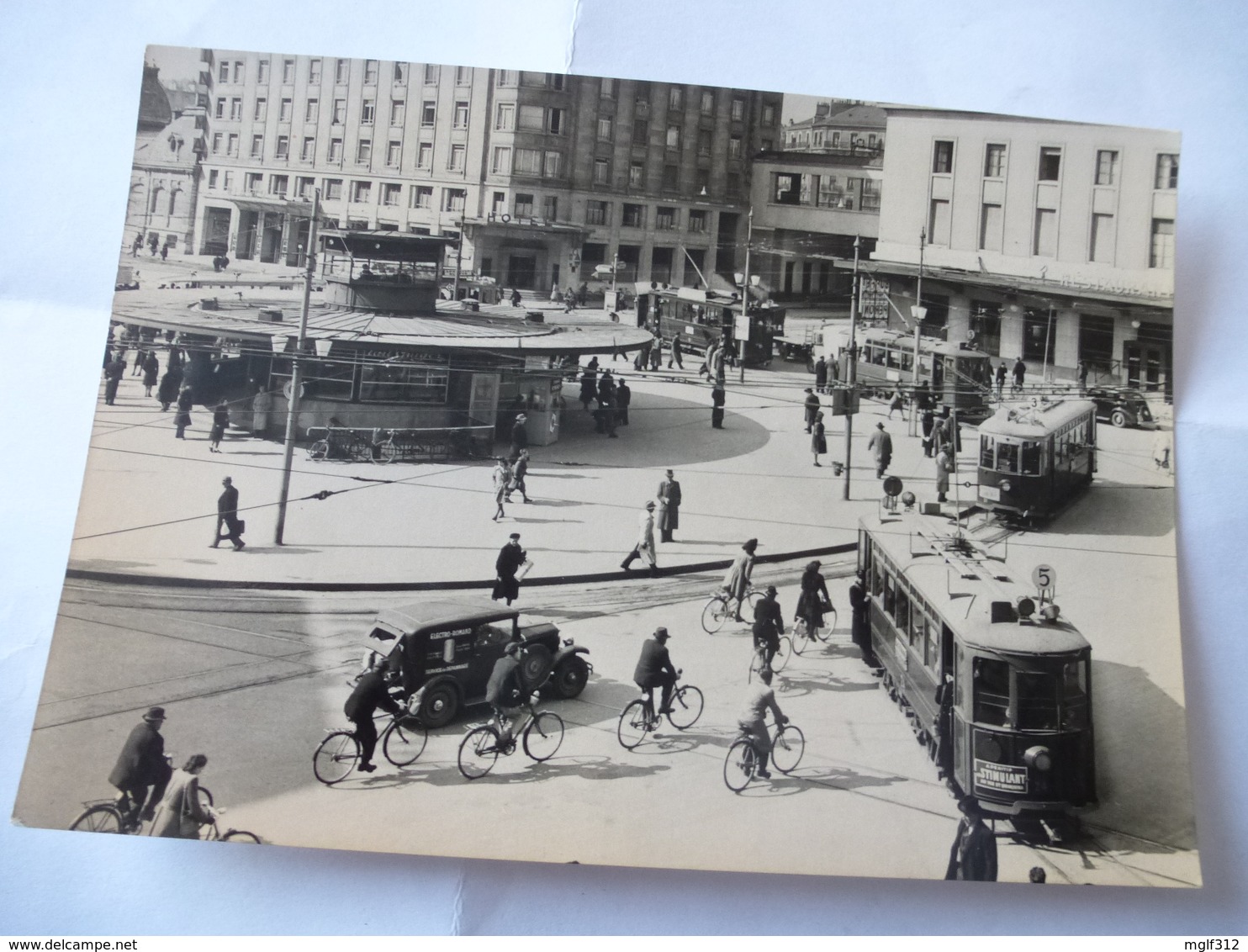 SUISSE : GENEVE Tramway CGTE Rond-Point De CORNAVIN En 1945 - Série BVA N° 11 - Voir Les Scans - Tramways