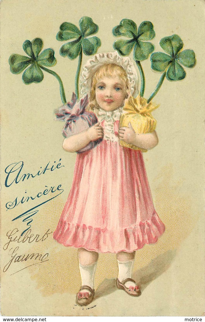 PETITE FILLE Et Trèfles, Thème De La Chance (carte Gaufrée) - Portraits