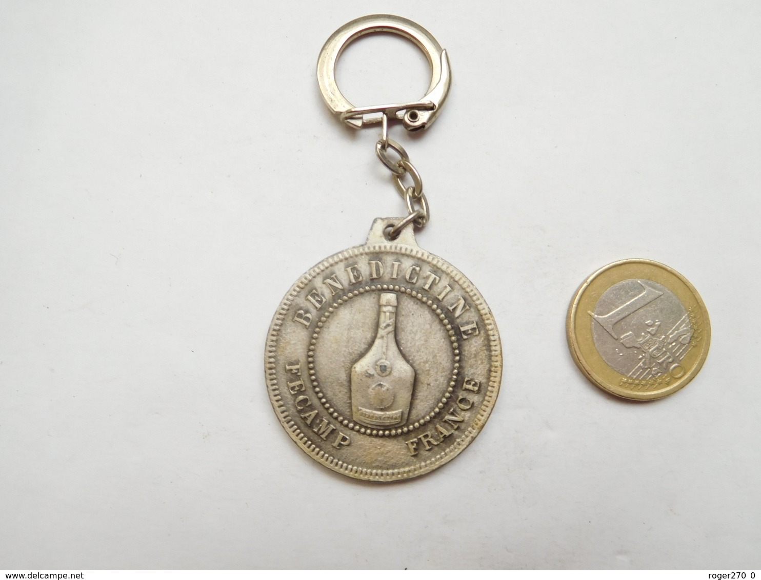 Beau Porte Clés , Alcool Liqueur , Abbaye  Bénédictine , Fécamp - Porte-clefs