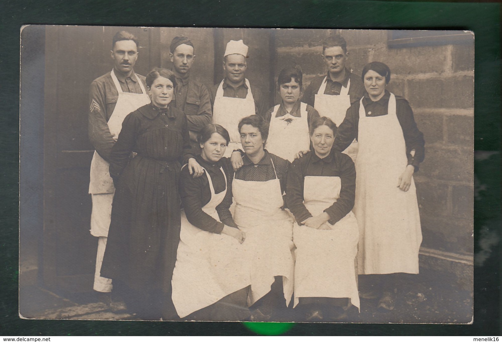 CPA - Milit. - Militaires Et Cantinières (?) - Cuisiniers - Carte-photo Non Datée, Non Située - Characters