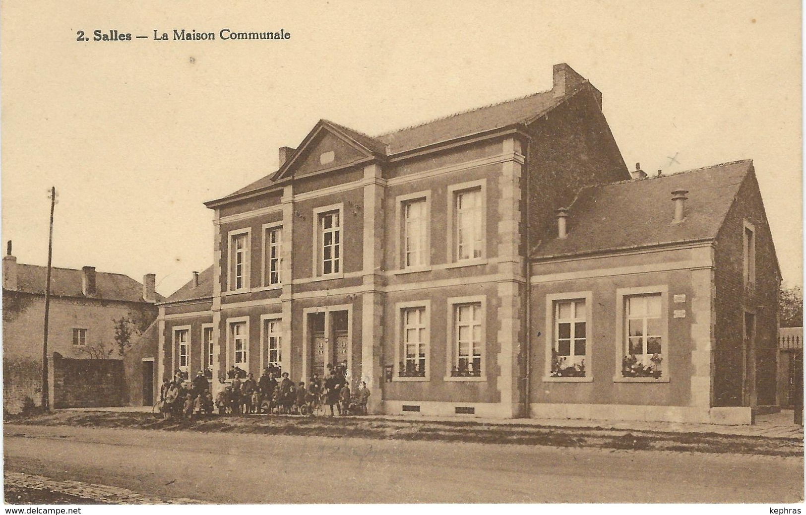 2. SALLES - CHIMAY : La Maison Communale - CPA PEU COURANTE - Chimay