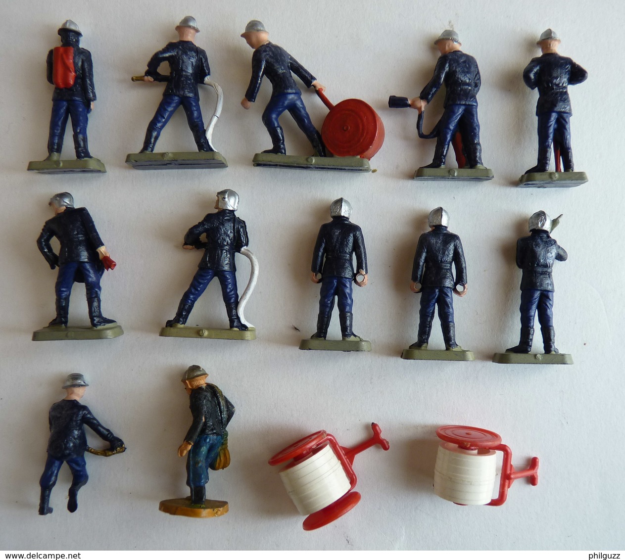 FIGURINE LOT (2) DE 14 SAPEURS  POMPIERS STARLUX Nouveaux Et Anciens Casques 1987-88 Petite Taille 1/43è POMPIER - Starlux