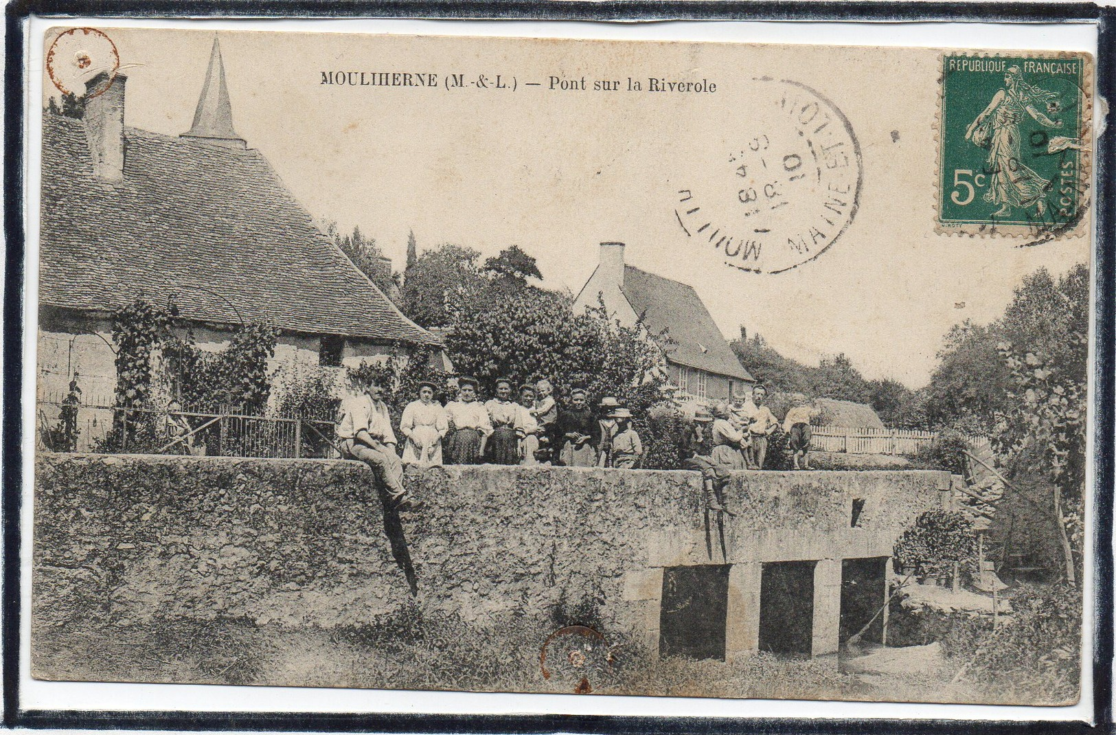 MOULIHERNE - PONT SUR LA RIVERADE & LE QUARTIER - ANIMATION - BEAU PLAN - Autres & Non Classés