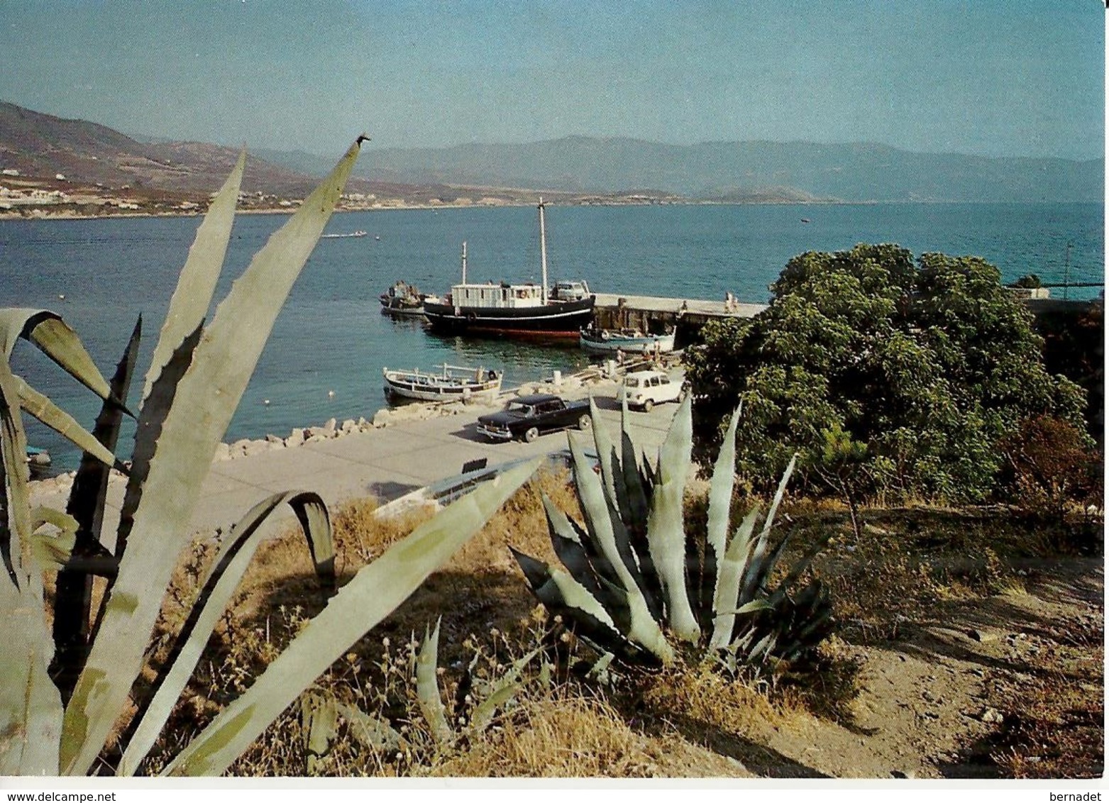 20 ... SAGONE .. LE GOLFE ... BATEAUX A QUAI ... MERCEDES  ... RENAULT 4L - Other & Unclassified