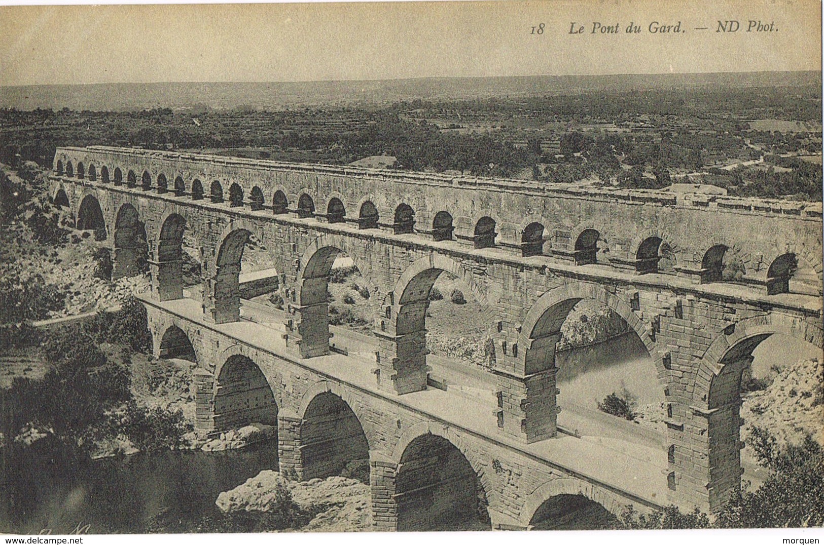 32005. Postal REMOULINS (Gard) Aqueduc Romain.  Pont Du Gard - Remoulins