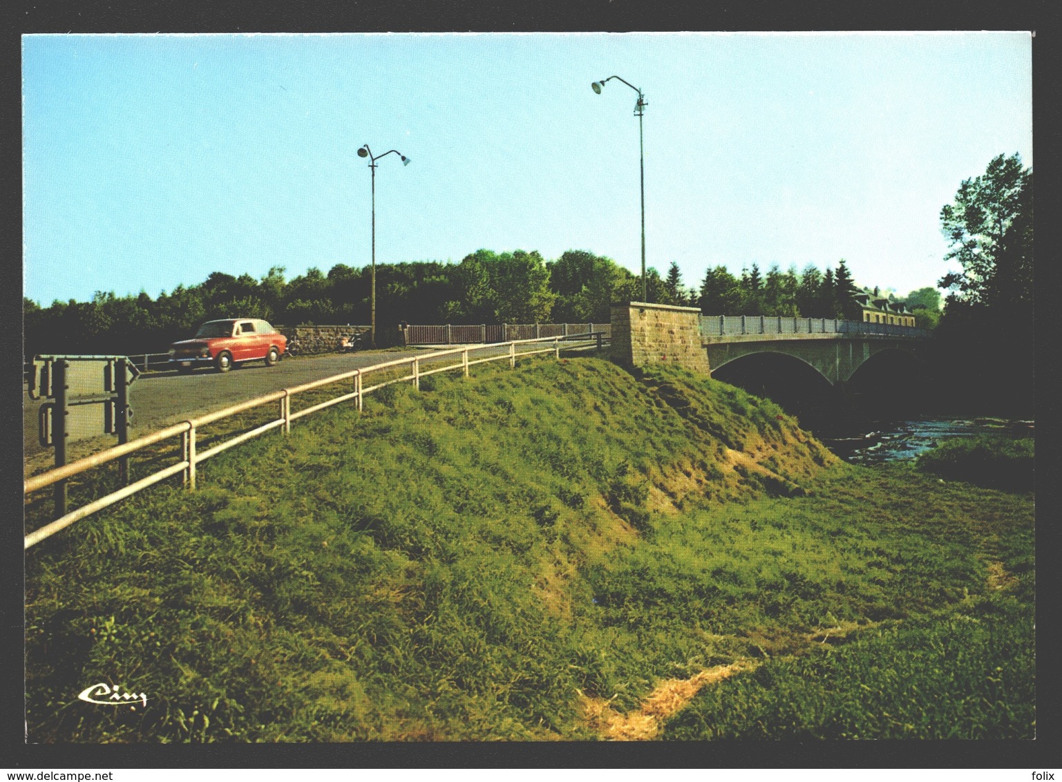 Izel / Moyen - Le Pont Sur La Semois Entre Izel Et Moyen - Vintage Car / Voiture / Auto Fiat - état Neuf / New Card - Chiny