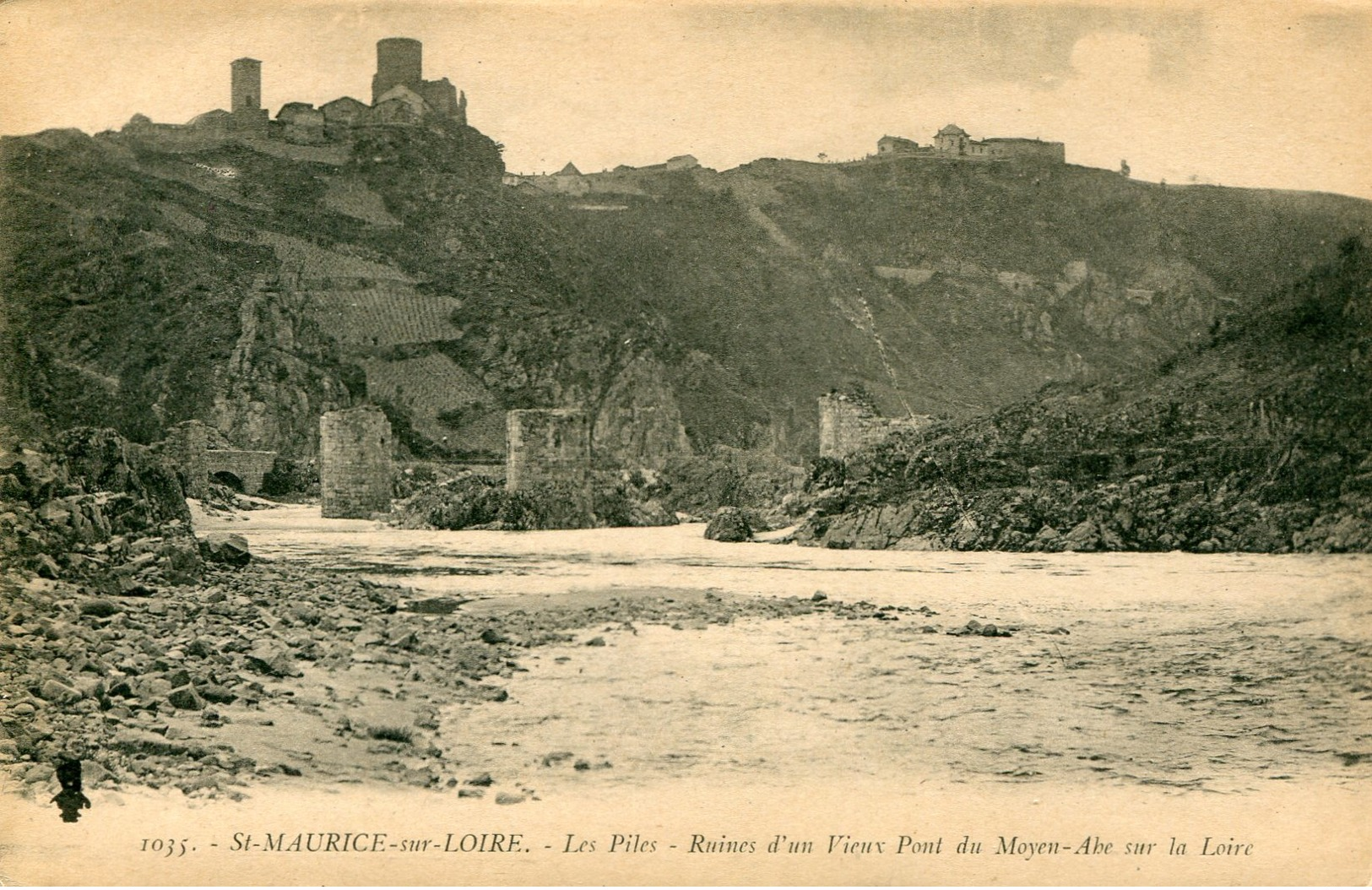 42 - SAINT-MAURICE-sur-LOIRE - Les Piles. Ruines D'un Vieux Pont Du Moyen-Ahe (Age) Sur La Loire - Autres & Non Classés