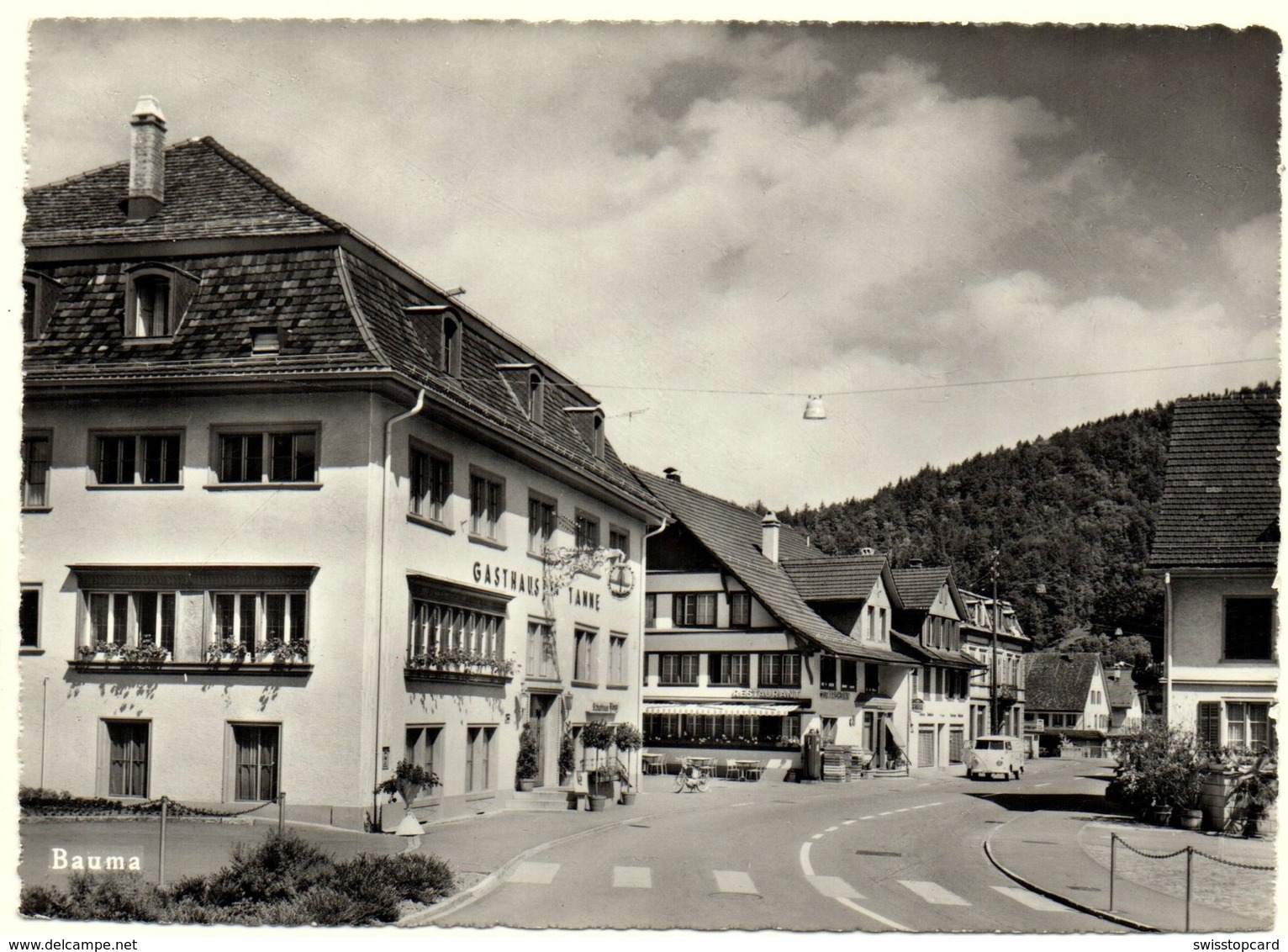 BAUMA Gasthaus Tanne VW-Bus Tanksäule - Bauma