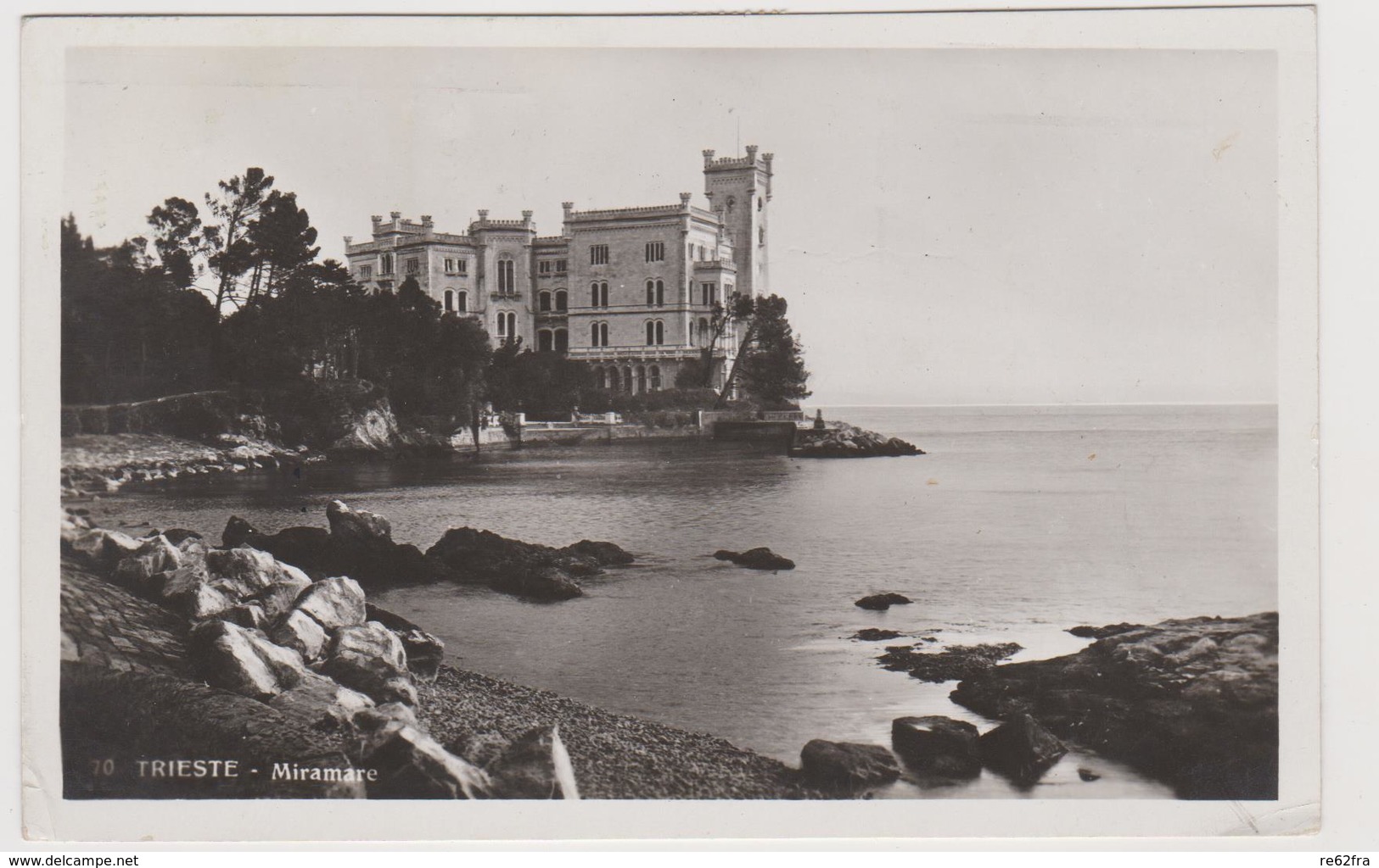 TRIESTE , Lotto 3 Cartoline Castello Di Miramare, Una Con Buona Affrancatura - F.p. - Anni ' 1910-1930 - Trieste