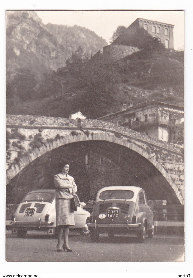 AUTO - CAR - VOITURE -  Due " FIAT 600 " -  BICOLORI - DONNA -  FOTO ORIGINALE - Automobili