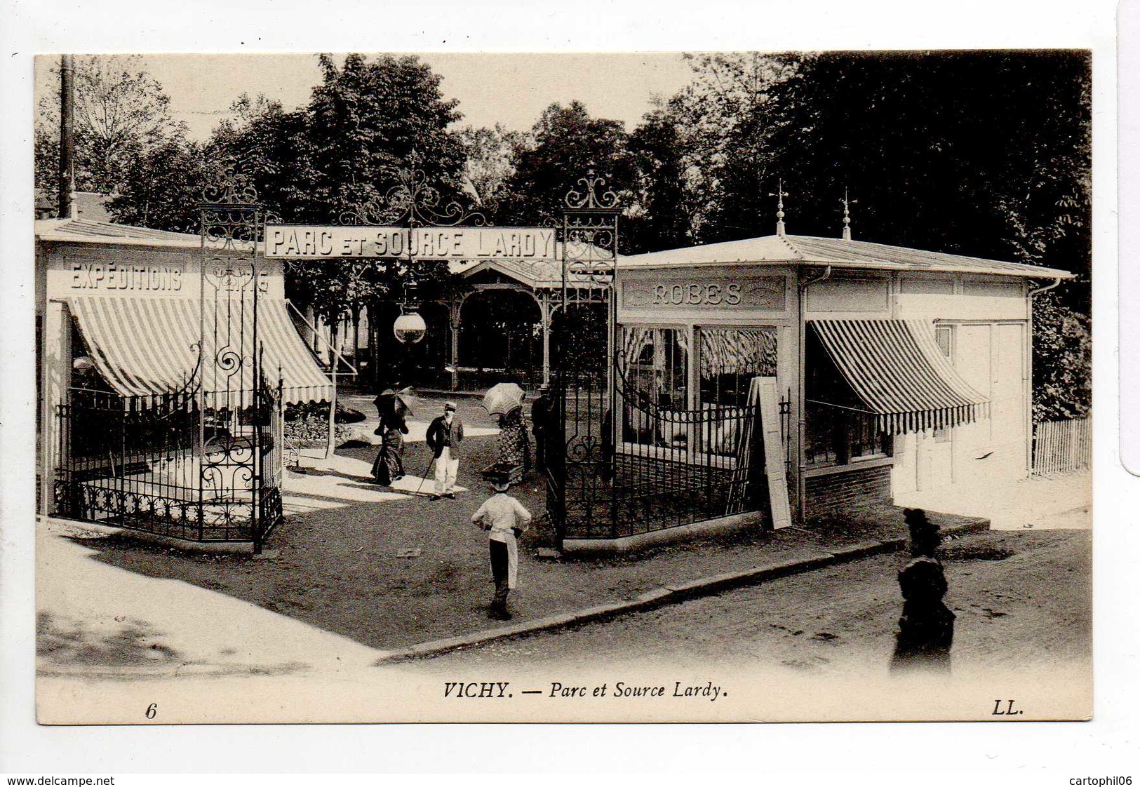 - CPA VICHY (03) - Parc Et Source Lardy (belle Animation) - Editions Lévy N° 6 - - Vichy