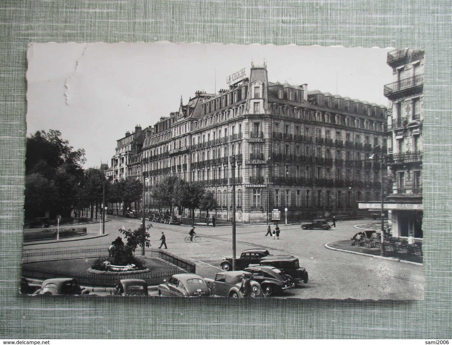 CPA 21 DIJON PLACE DARCY HOTEL DE LA CLOCHE VOITURES ANCIENNES - Dijon