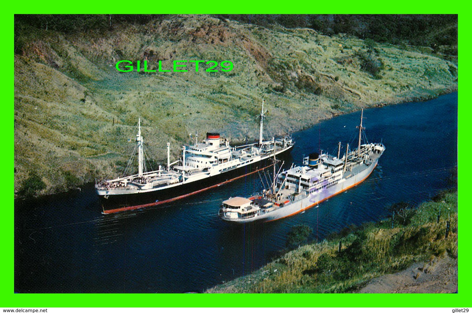 SHIP, BATEAU - TWO OCEAN LINERS IN THE 300-FOOT-WIDE CHANNEL AT CULEBRA CUT, PANAMA CANAL - TRAVEL IN 1987 - - Commerce