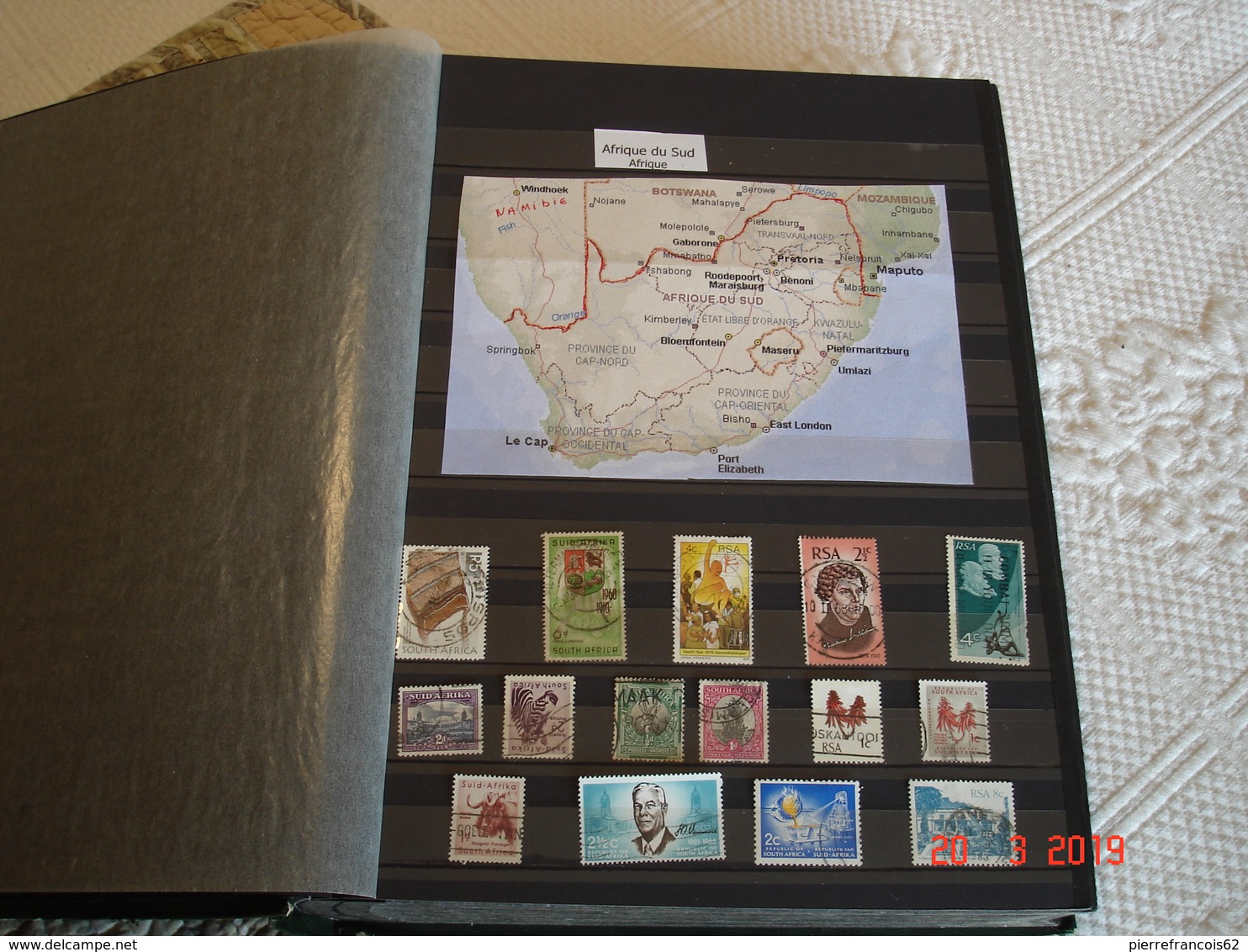 ALBUM CONTENANT COLLECTION DE TIMBRES DE TOUS PAYS D'AFRIQUE - Collections (sans Albums)