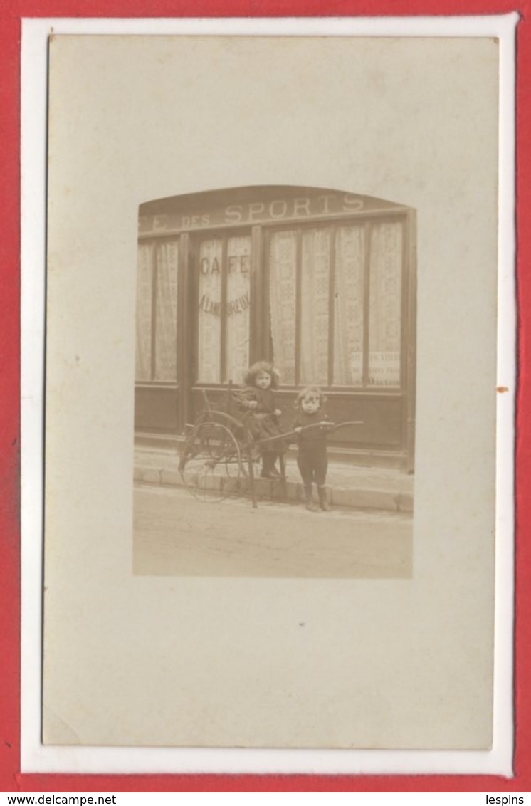 COMMERCE --  CARTE PHOTO - RARE - Café - Des Sports - Cafés