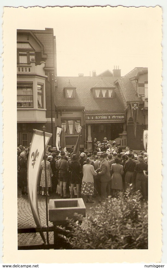 BELGIQUE-Liége - Peville -1° Messe De L'abbé " Paul ,Karen "devant Son Domicile Juin 1952 ( Photo 4 : Format 12 X 7.5 ) - Places