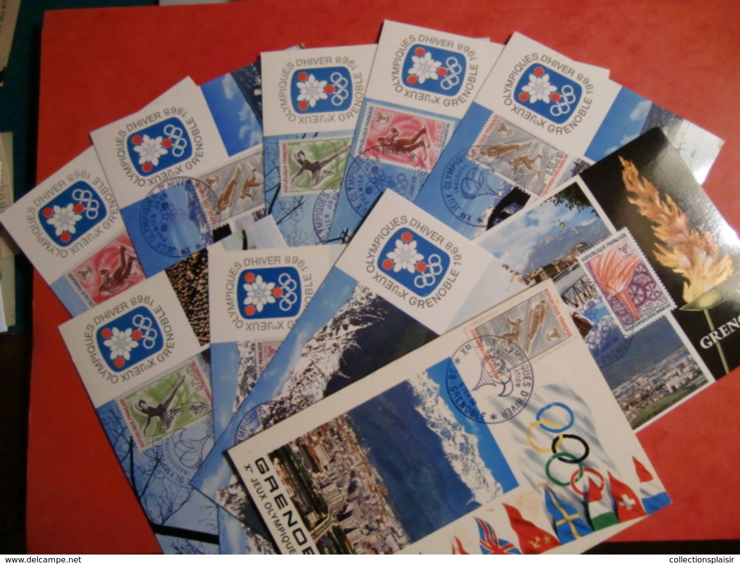 LOT DE LETTRES/CARTES/FDC/ENTIERS..  DANS UN CARTON FRANCE COLONIES ETRANGER/LIQUIDATION