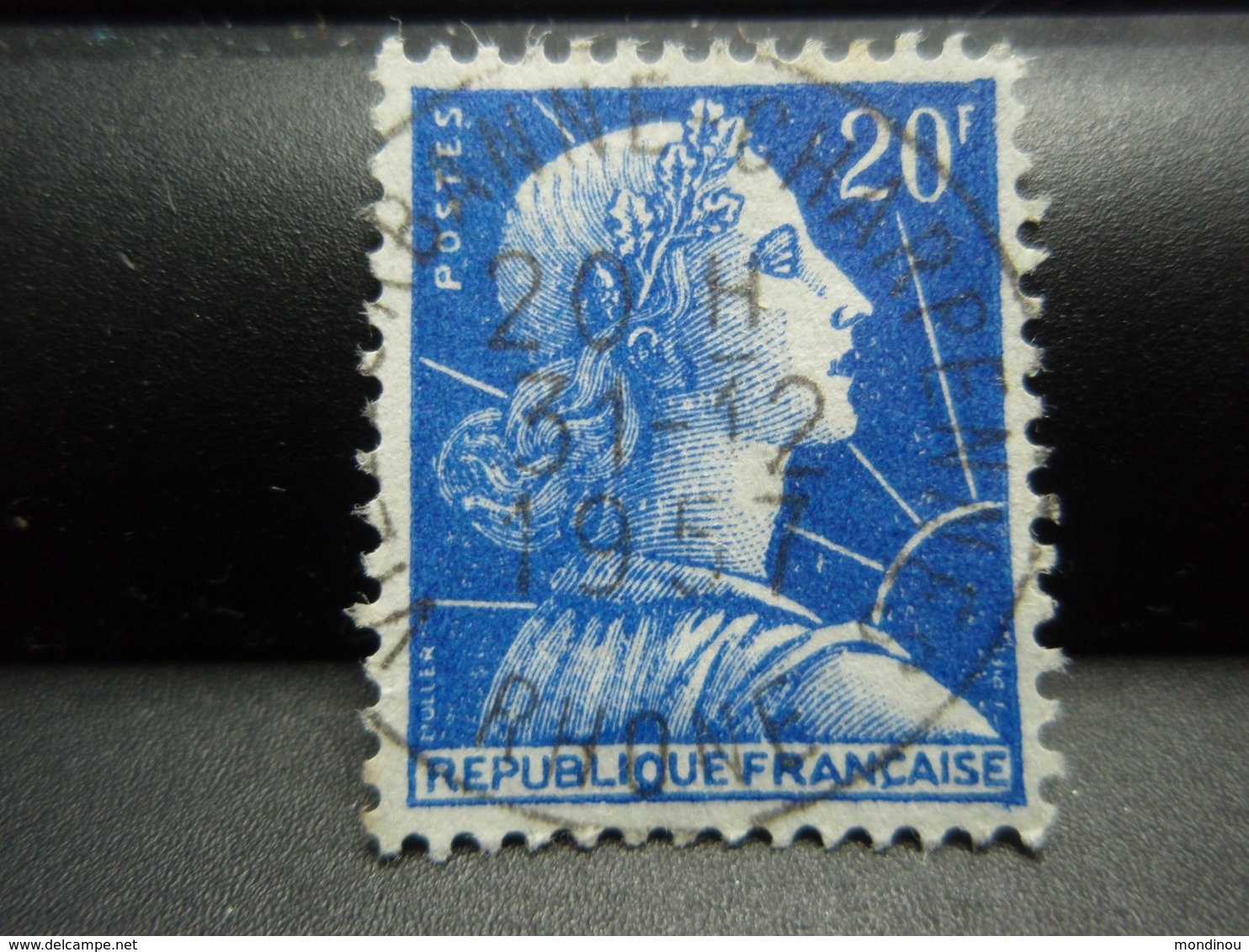 2 Timbres  Marianne De MULLER 20 F Oblitéré VILLEURBANNE-CHARPENNES RHONE 31 Décembre 1957 Beau Timbre - 1955-1961 Marianne De Muller