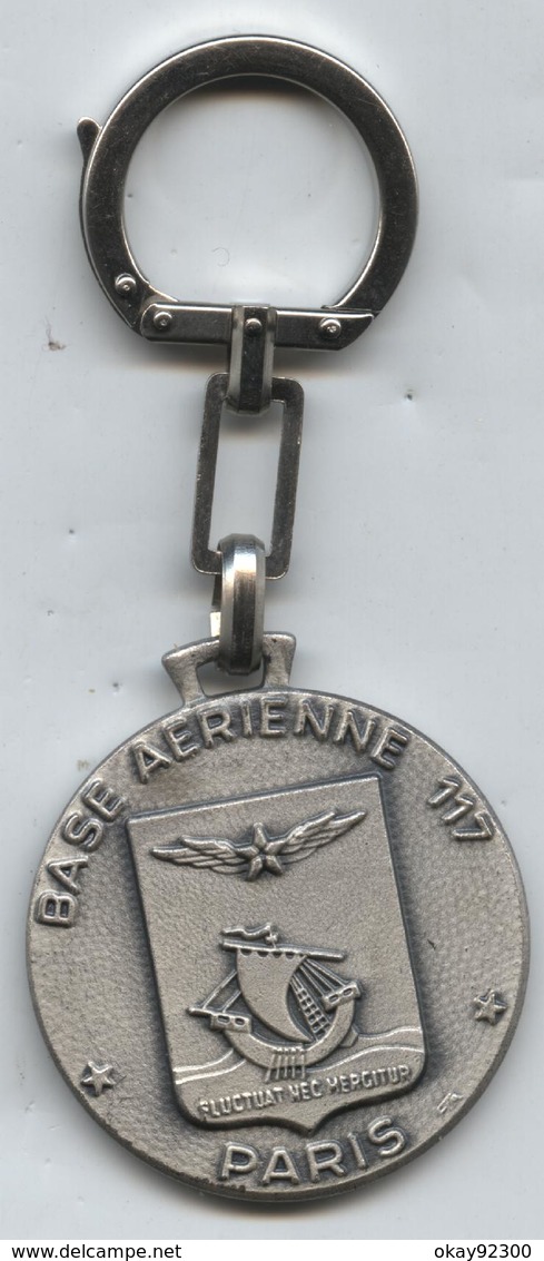 Porte-clé Clés Clef Armée Militaire Militaria BA 117 Base Aérienne Paris (argenté) - Autres & Non Classés