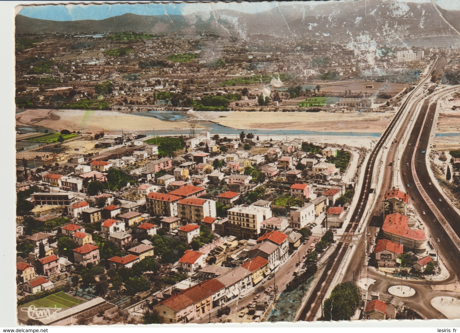 C. P. - PHOTO. -  SAINT LAURENT DU VAR - VUE PANORAMIQUE AÉRIENNE - LA GARE - NICE -345-60 - CIM - Saint-Laurent-du-Var