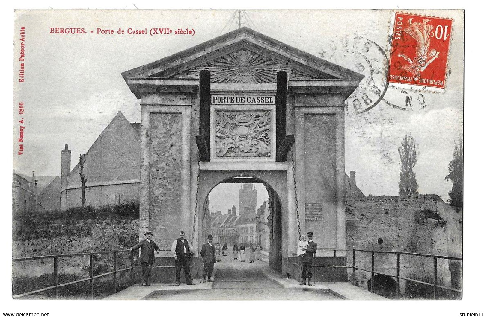 Bergues (Nord) Eglise S. Martin + Porte De Cassel    LES 2 CARTES - Bergues