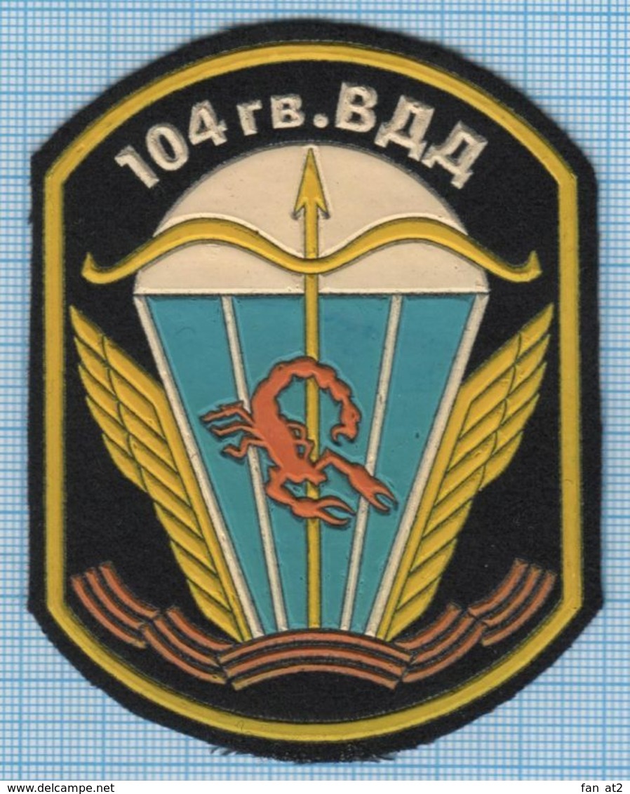 RUSSIA / Patch Abzeichen Parche Ecusson / Airborne Assault. Special Forces. Scorpio 104 Division Parachute 1990s - Blazoenen (textiel)