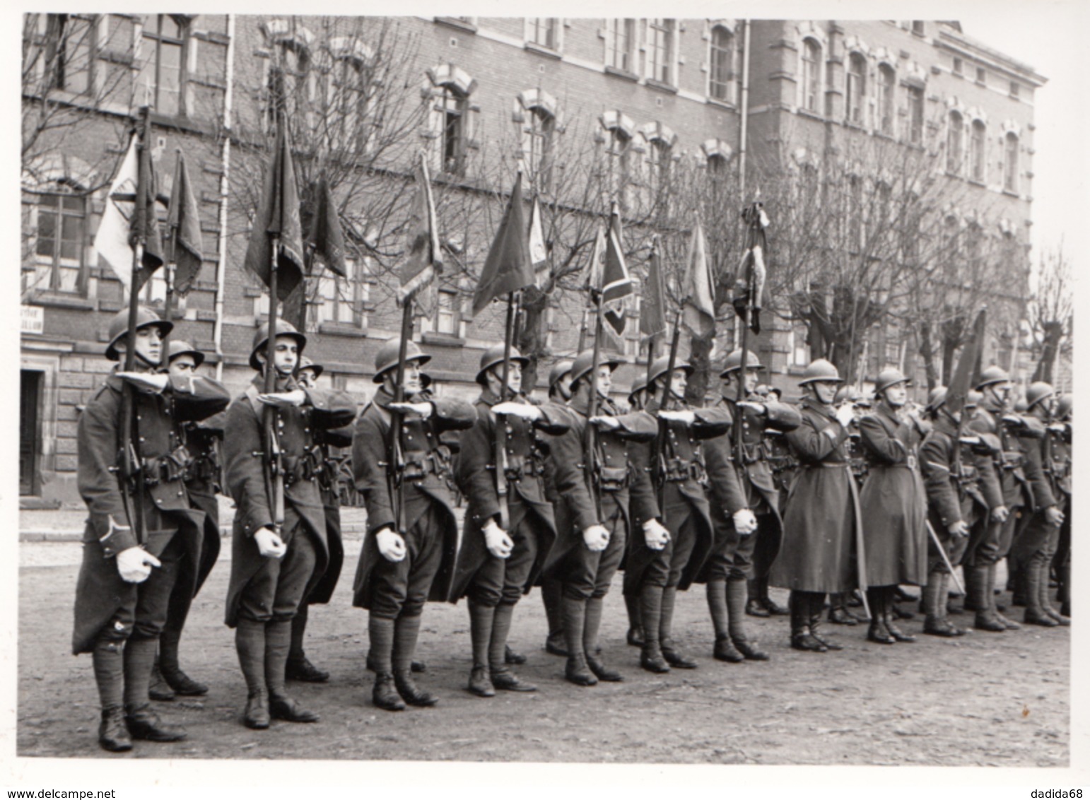 CARTE PHOTO - STRASBOURG (ALSACE) - MILITAIRE - MILITARIA - 158 ème R.I. (n° 3) - Régiments