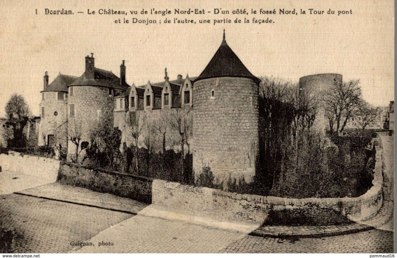 CPA Dourdan Le Château Vu De L'angle Nord-Est - Châteaux