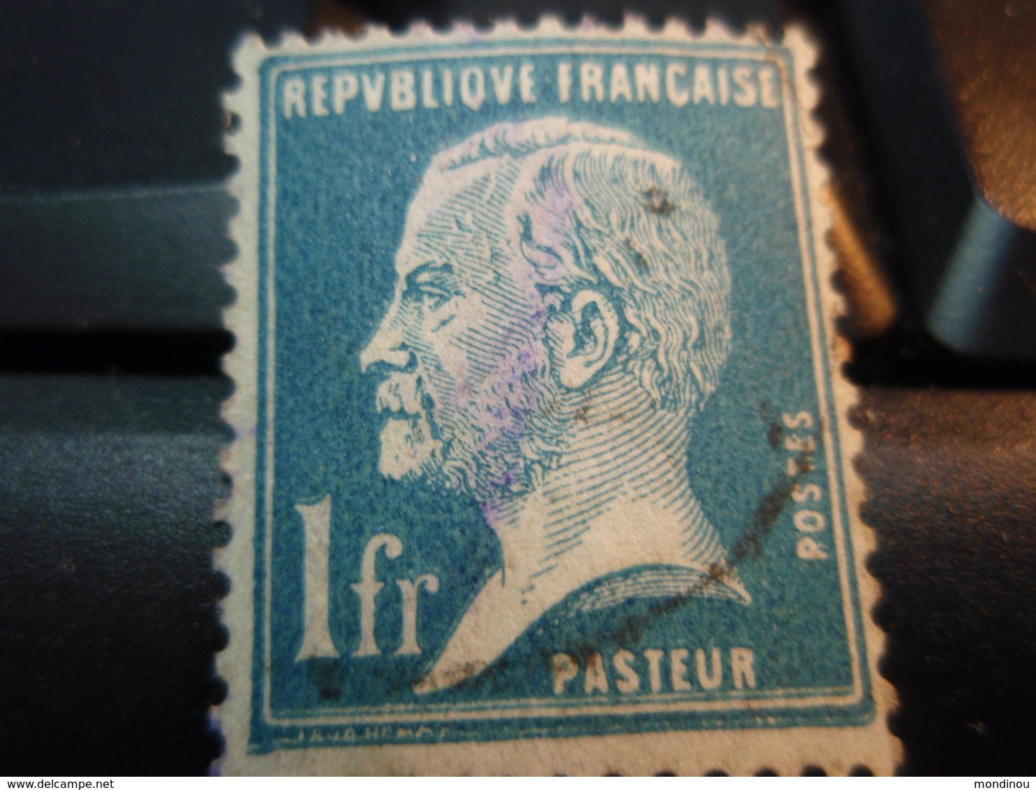 2 Timbres Pasteur Verticaux 1 F   Oblitérés Tache Violette Visage De Pasteur - 1922-26 Pasteur