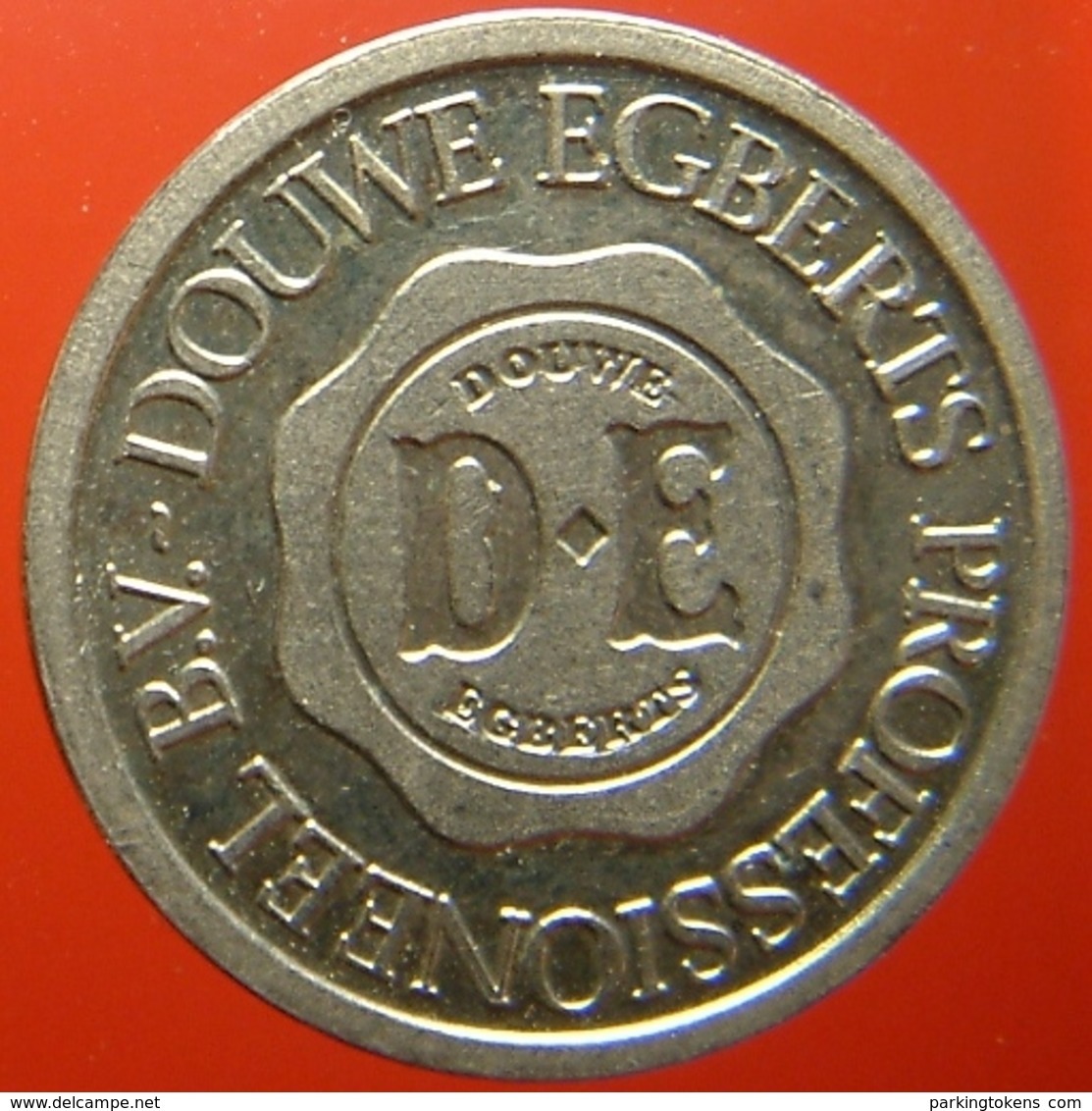 KB110-2 - DE DOUWE EGBERTS - De Meern Utrecht - WM 22.5mm - Koffie Machine Penning - Coffee Machine Token - Profesionales/De Sociedad