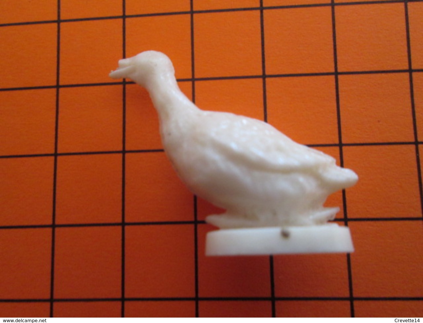 319b Figurine Publicitaire Années 50/60 OISEAU OIE CANARD ? Ronde-bosse , Plastique Dur Couleur Ivoire - Vögel – Enten