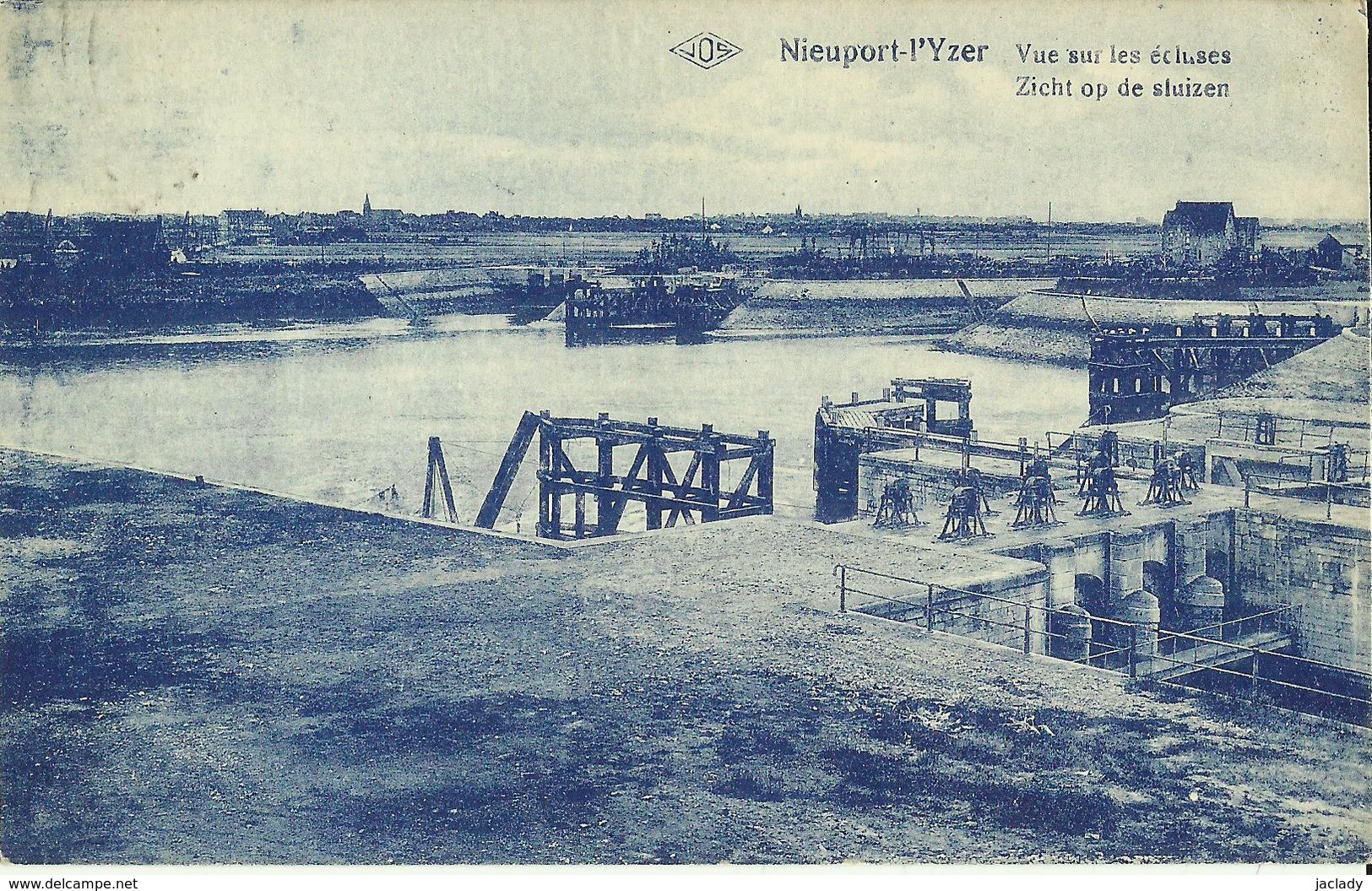 Nieuport - L' Yser -- Vue Sur Les  Ecluses.       (2 Scans) - Nieuwpoort