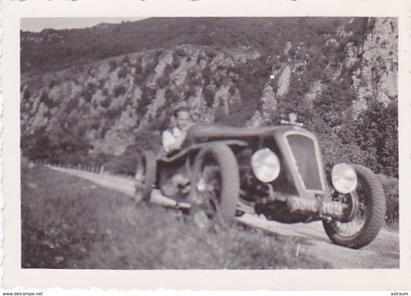 Lot De 2 Cpa / Photo-auto-homme Dans Sa  Voiture (a Definir) Au Pont De Menat ( 63) En 1935 - Turismo