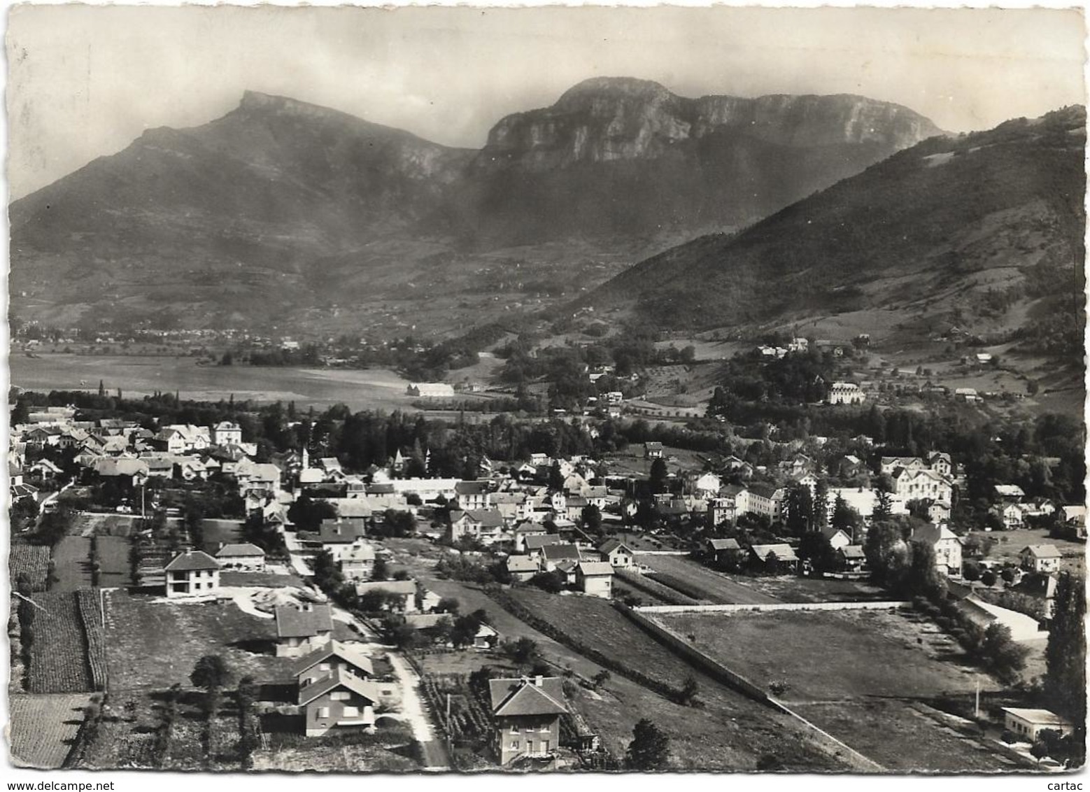 D73 - CHALLES LES EAUX - VUE GENERALE AERIENNE DANS LE FOND LE PENNAY ET LE NIVOLET - CPSM Dentelée Grand Format - Autres & Non Classés