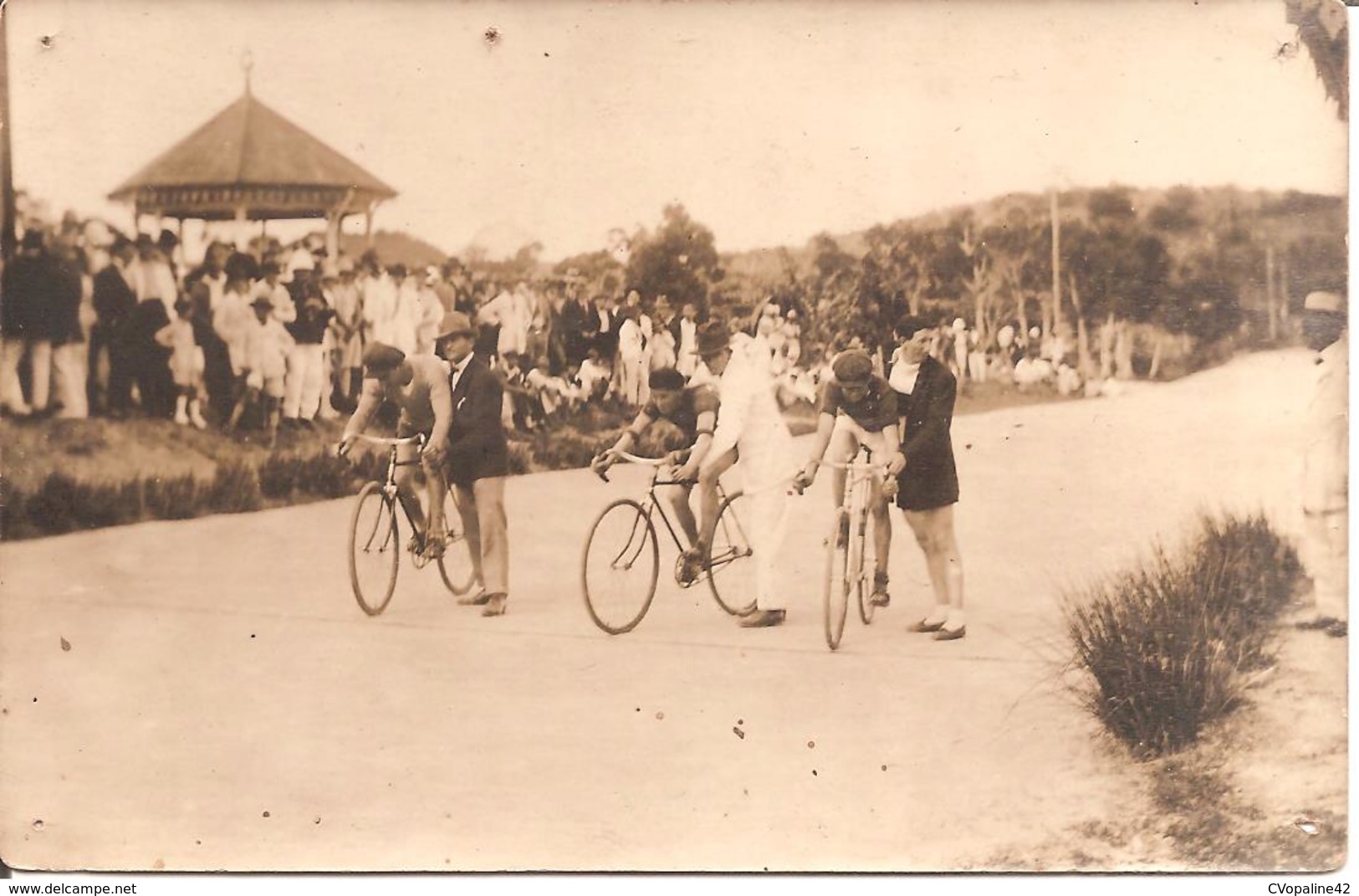 RARE CARTE PHOTO - Départ D'une Course Cycliste - Belle Animation à Localiser - Da Identificare