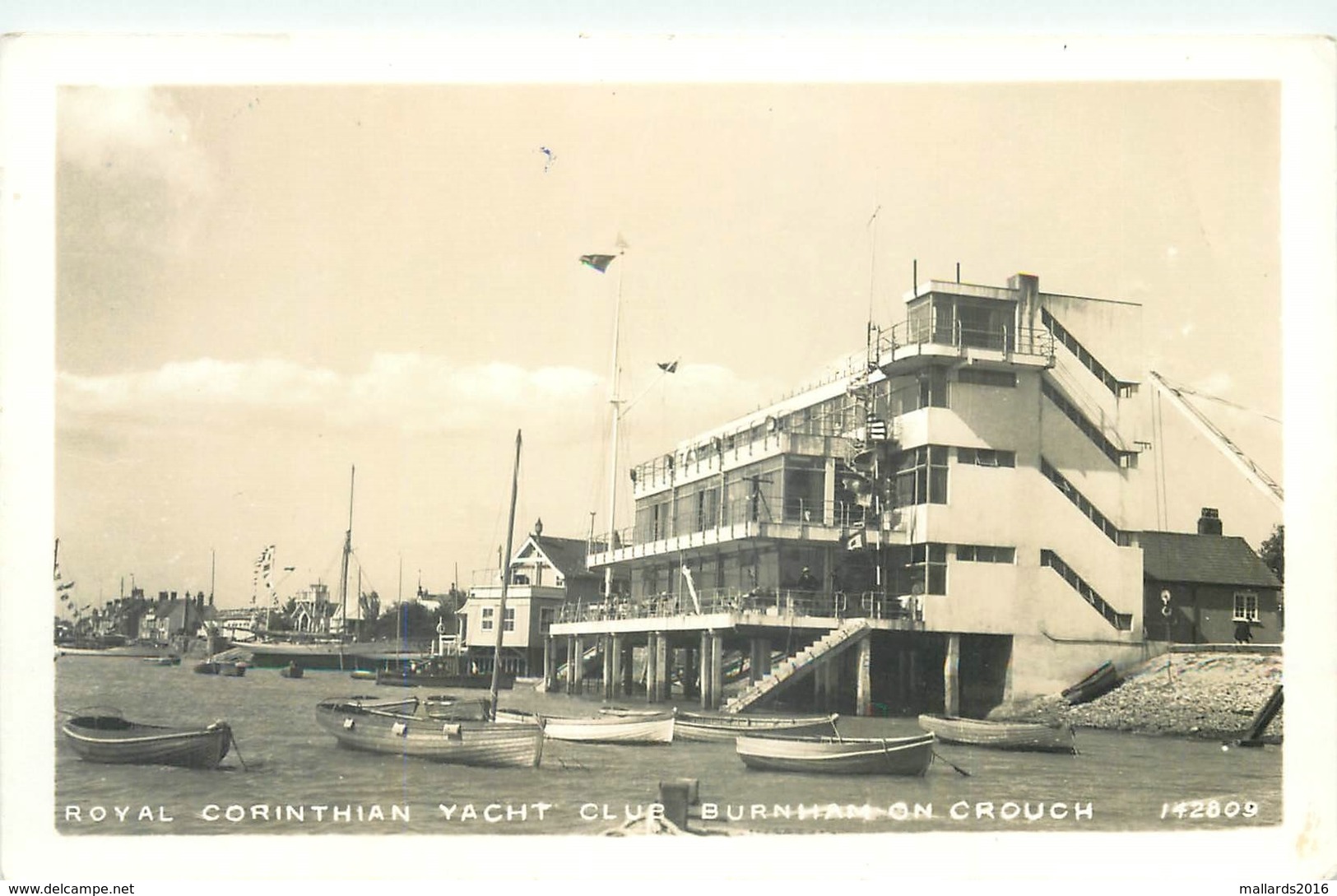 BURNHAM ON CROUCH, CORINTHIAN YACHT CLUB ~ AN OLD REAL PHOTO POSTCARD #84702 - Other & Unclassified