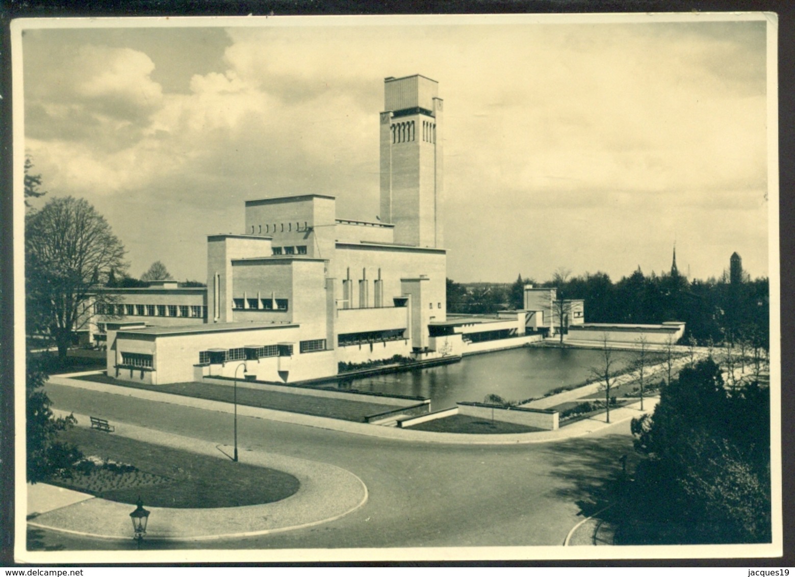 Nederland Briefkaart G 240 J Stads- En Dorpsgezichten Serie IV Nr. 7 Hilversum Stadhuis KOPSTAAND - Ganzsachen