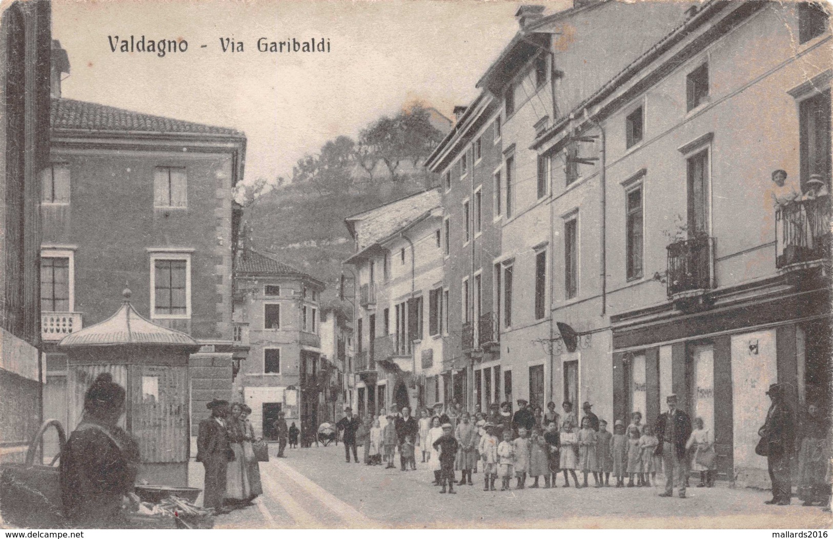 VALDAGNO - VIA GARIBALDI ~ AN OLD POSTCARD #82711 - Other & Unclassified