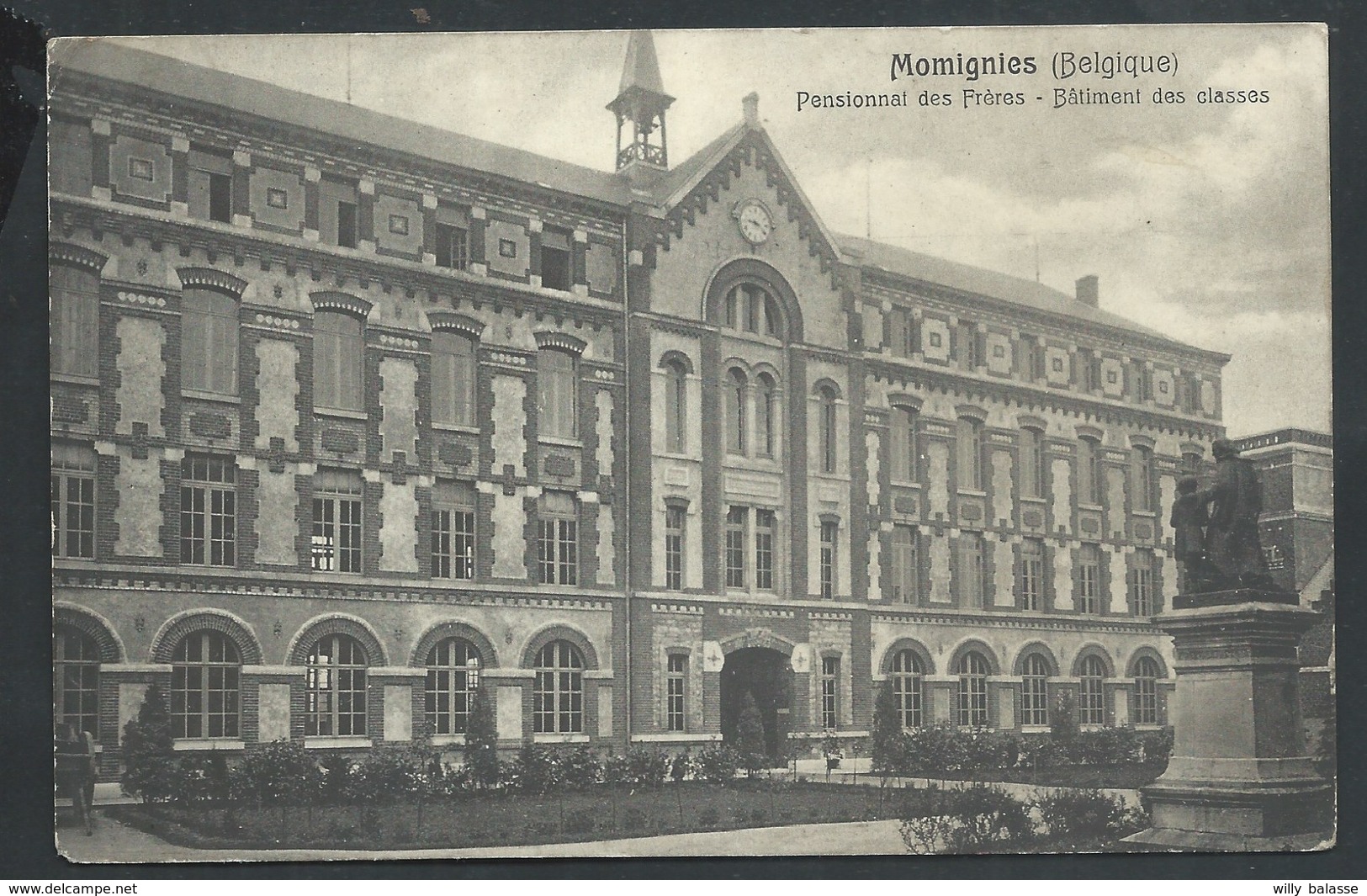 +++ CPA - MOMIGNIES - Pensionnat Des Frères - Bâtiment Des Classes  // - Momignies